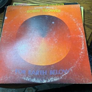 Robin Trower- For Earth Below